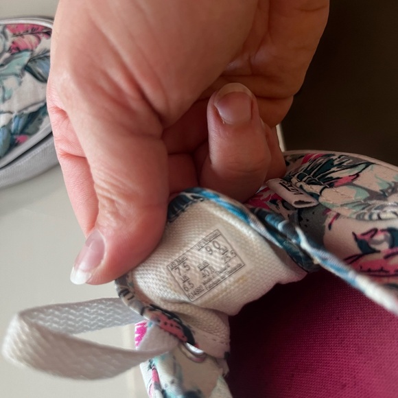 Special edition floral vans - Picture 2 of 4